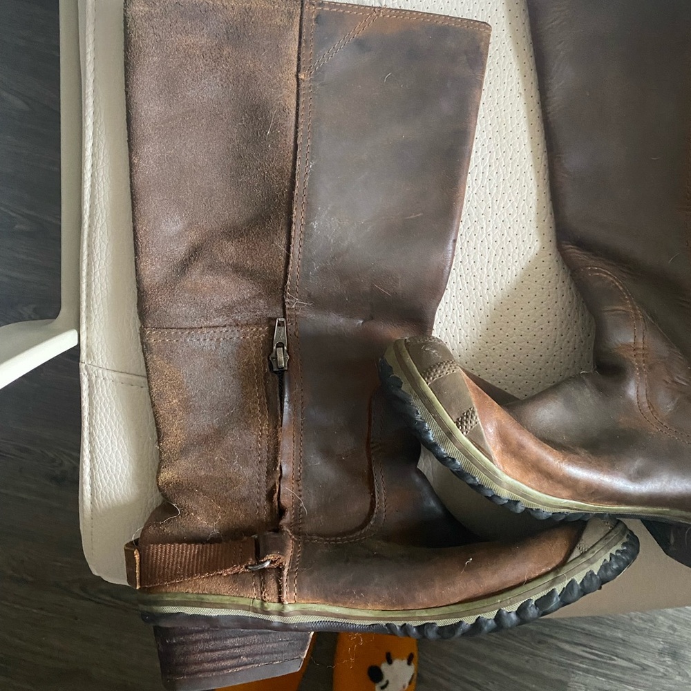 Sorel boots brown